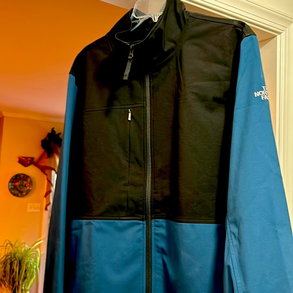 Men’s North Face Jacket New XL